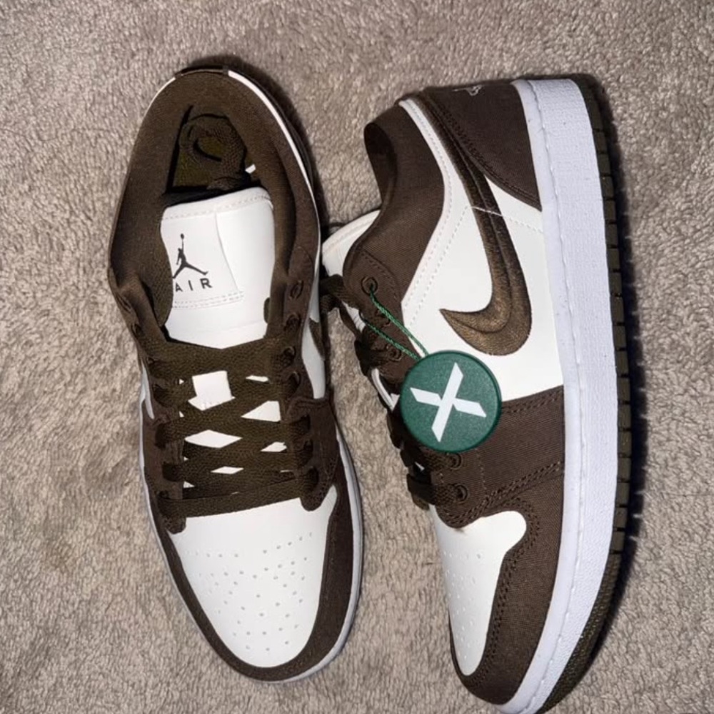 Nike WMNS Air Jordan 1 Low SE light olive